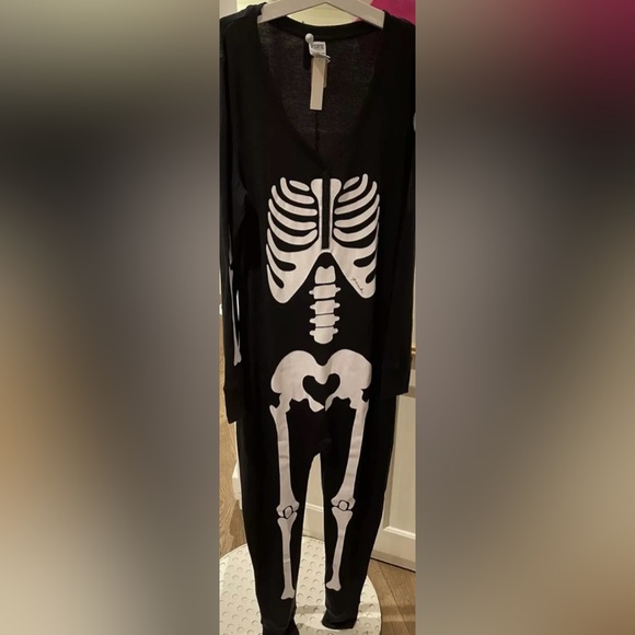 Victoria’s Secret Pink Halloween One Piece Pajamas Pjs skeleton Black Large 2X - Picture 4 of 7